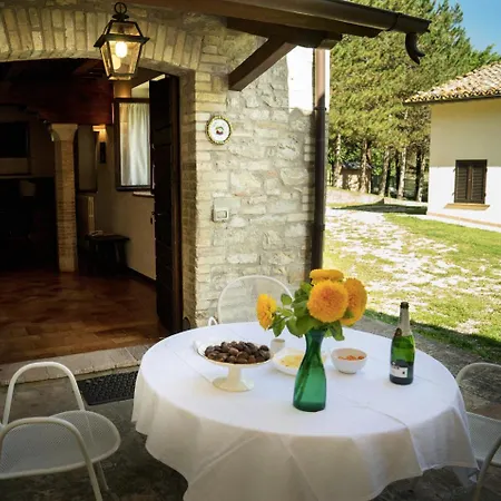 Villamena Country house *
